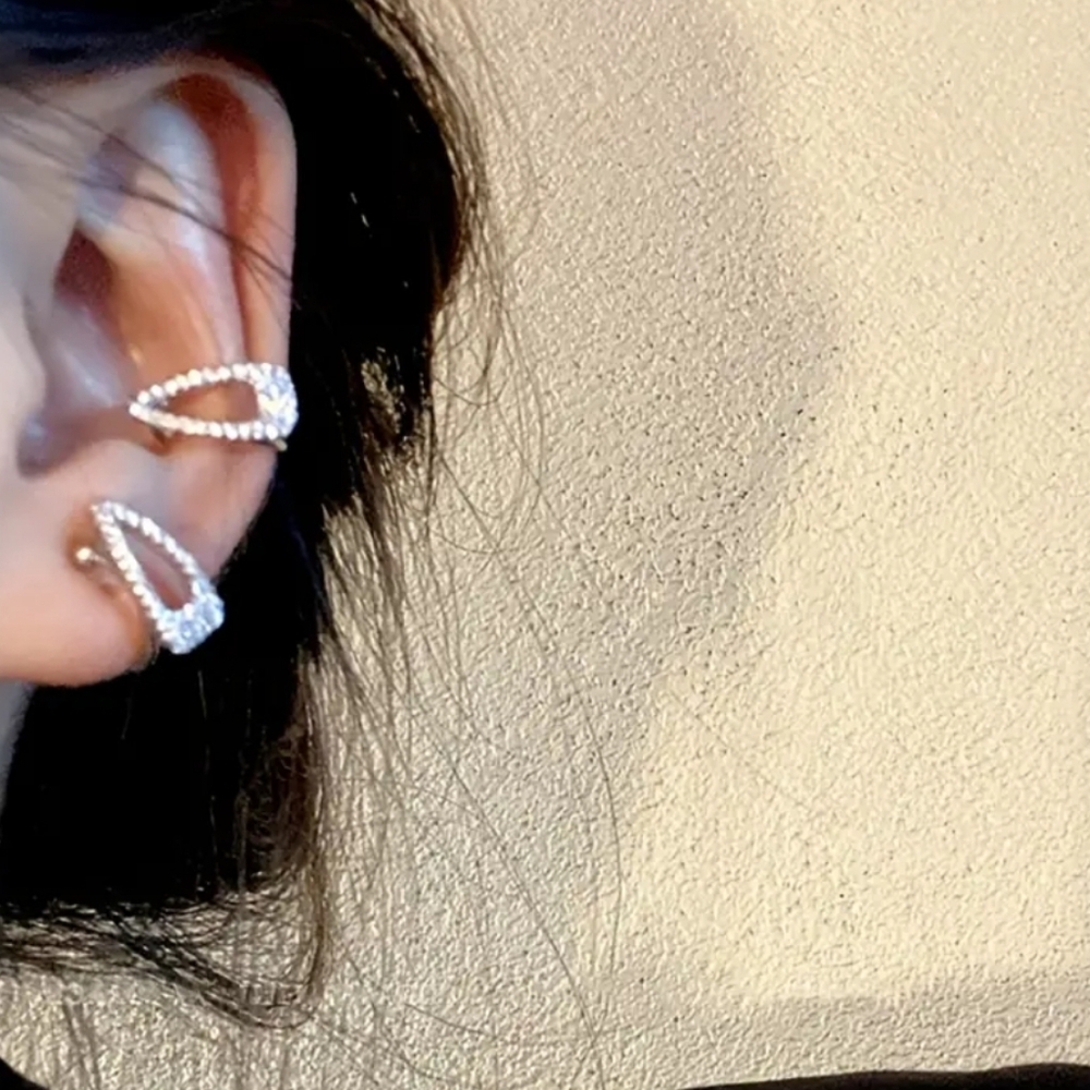 LAST ONE! New! Tiny ear clip-on earring - Picture 8 of 9